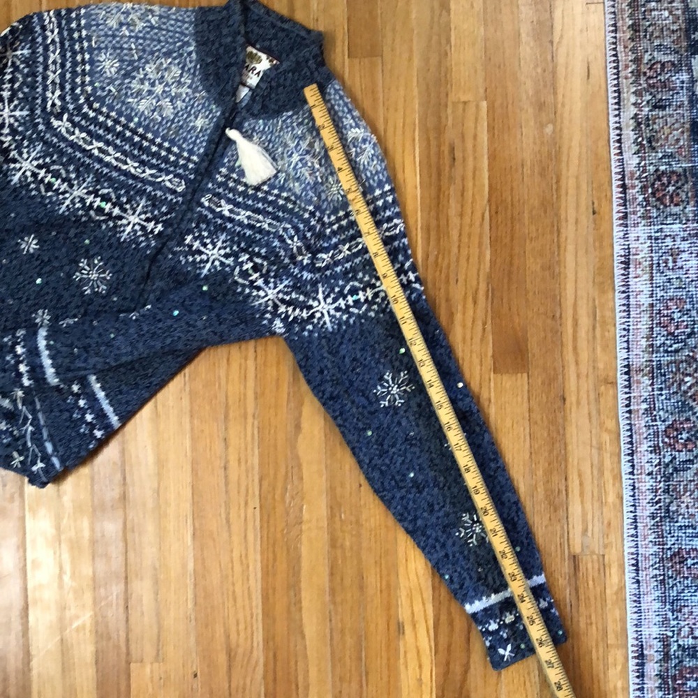 Blue snowflakes beaded fair isle sweater size petite M - Picture 8 of 8